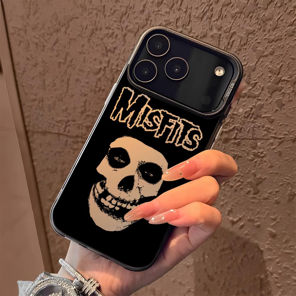 Чехол Misfits для iPhone 17 16 – обзор и цена Apple Iphone 15